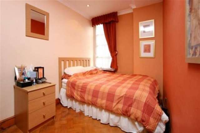  Image of 2 bedroom Flat to rent in Queensway London W2 at London, W2 4QW