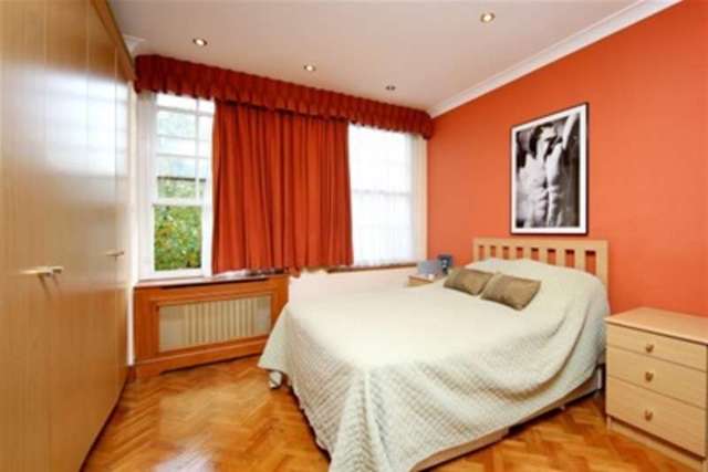  Image of 2 bedroom Flat to rent in Queensway London W2 at London, W2 4QW
