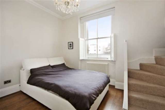  Image of 2 bedroom Flat to rent in Queens Gardens London W2 at London, W2 3AF