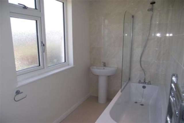  Image of 4 bedroom Detached house to rent in Eastcheap Rayleigh SS6 at Rayleigh, SS6 9JZ