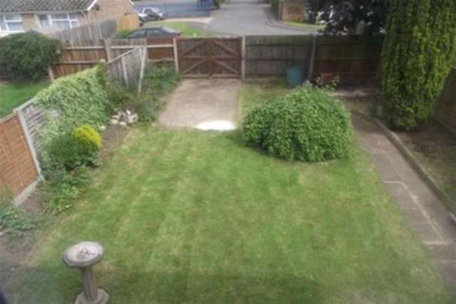  Image of 3 bedroom Detached house to rent in Pearsons Avenue Rayleigh SS6 at Rayleigh, SS6 9BP