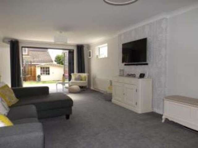  Image of 5 bedroom Detached house for sale in The Chase Rayleigh SS6 at Rayleigh Essex Rayleigh, SS6 8RW