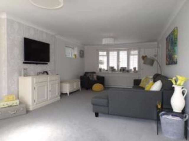  Image of 5 bedroom Detached house for sale in The Chase Rayleigh SS6 at Rayleigh Essex Rayleigh, SS6 8RW