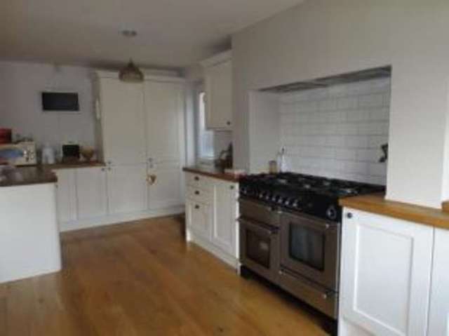  Image of 5 bedroom Detached house for sale in The Chase Rayleigh SS6 at Rayleigh Essex Rayleigh, SS6 8RW