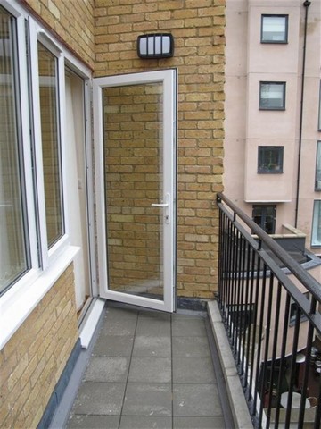 Image of 2 bedroom Flat to rent in Red Lion Square Wandsworth High Street London SW18 at Red Lion Square  London, SW18 4LS