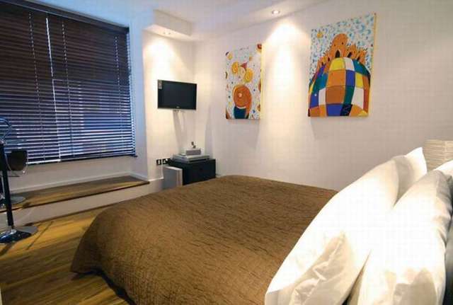  Image of 3 bedroom Flat to rent in Ridgmount Street London WC1E at London, WC1E 7AQ