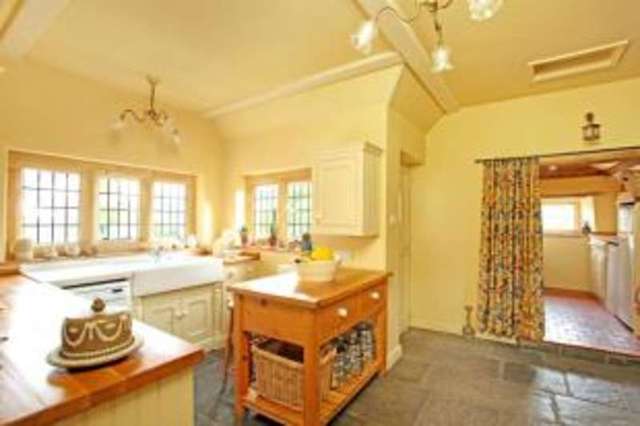  Image of 4 bedroom Detached house for sale in Roberts Lane South Littleton Evesham WR11 at South Littleton Evesham South Littleton, WR11 8TN