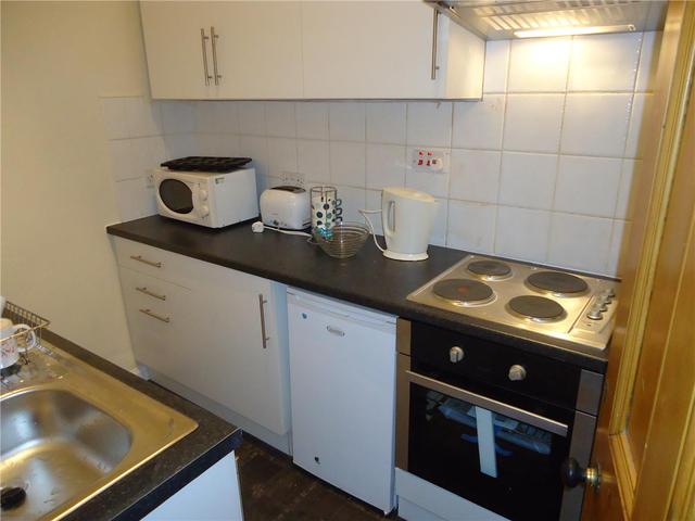 Image of 4 bedroom Flat to rent in Rochester Terrace Edinburgh EH10 at Bruntsfield Edinburgh Edinburgh, EH10 5AB