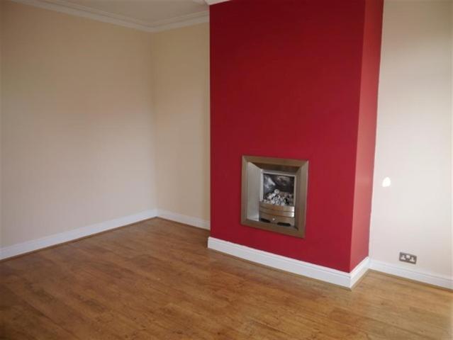  Image of 2 bedroom Terraced house to rent in Rosecliffe Mount Bramley Leeds LS13 at Bramley Leeds Kirkstall, LS13 3PJ