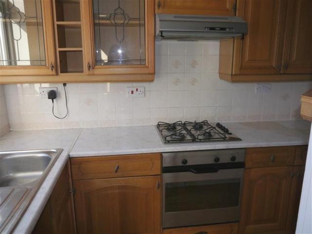  Image of 2 bedroom Terraced house to rent in Rosecliffe Mount Bramley Leeds LS13 at Bramley Leeds Kirkstall, LS13 3PJ