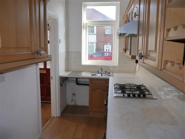  Image of 2 bedroom Terraced house to rent in Rosecliffe Mount Bramley Leeds LS13 at Bramley Leeds Kirkstall, LS13 3PJ