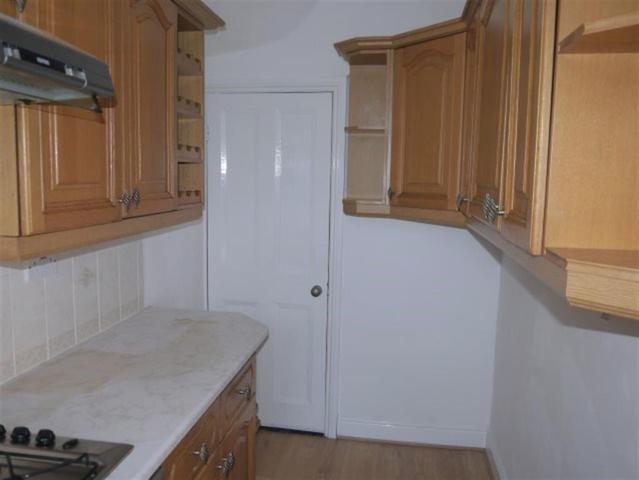  Image of 2 bedroom Terraced house to rent in Rosecliffe Mount Bramley Leeds LS13 at Bramley Leeds Kirkstall, LS13 3PJ