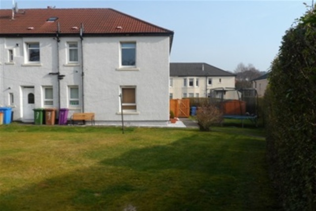  Image of 2 bedroom Flat to rent in Rotherwood Avenue Bearsden Glasgow G13 at Knightswood Glasgow Glasgow, G13 2AX