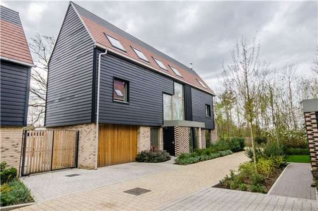  Image of 6 bedroom Detached house for sale in Royal Way Trumpington Cambridge CB2 at Trumpington, CB2 9AW