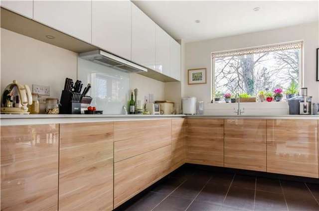  Image of 6 bedroom Detached house for sale in Royal Way Trumpington Cambridge CB2 at Trumpington, CB2 9AW