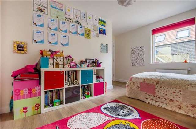 Image of 6 bedroom Detached house for sale in Royal Way Trumpington Cambridge CB2 at Trumpington, CB2 9AW