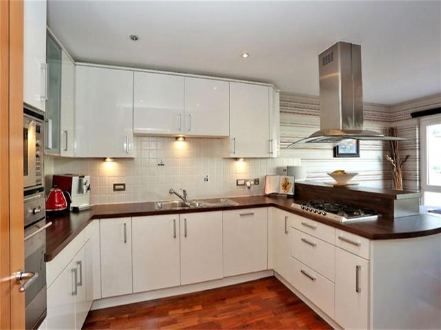  Image of 4 bedroom Detached house to rent in Rubislaw View Aberdeen AB15 at West End Aberdeen Aberdeen, AB15 4DD