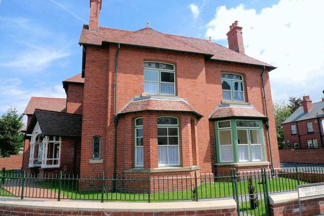  Image of 2 bedroom Flat to rent in Russell Road Rhyl LL18 at Russell Road  Rhyl, LL18 3DD