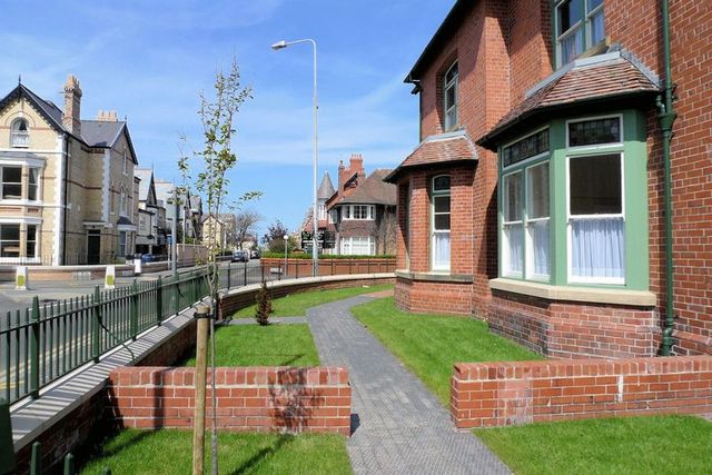  Image of 2 bedroom Flat to rent in Russell Road Rhyl LL18 at Russell Road  Rhyl, LL18 3DD