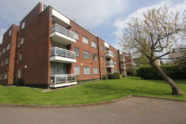  Image of 2 bedroom Flat for sale in Stonegrove Edgware HA8 at Rydal Court  Edgware, HA8 7TW
