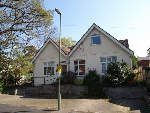  Image of 8 bedroom Detached house for sale in Salisbury Road Farnborough GU14 at Salisbury Road  Farnborough, GU14 7AG