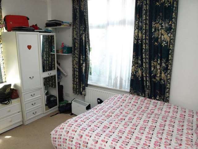  Image of 8 bedroom Detached house for sale in Salisbury Road Farnborough GU14 at Salisbury Road  Farnborough, GU14 7AG