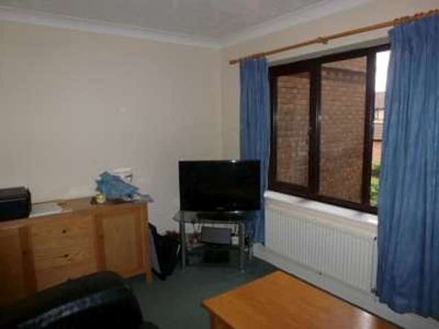  Image of 1 bedroom Flat to rent in Scott Road Norwich NR1 at Thorpe Park  Norwich, NR1 1YL