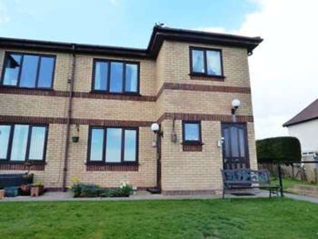  Image of 2 bedroom Flat for sale in Seacroft Esplanade Skegness PE25 at Seacroft Esplanade  Skegness, PE25 3BE
