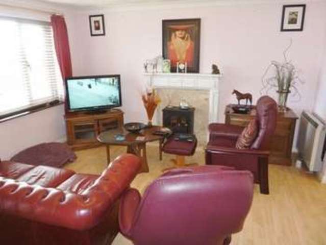  Image of 2 bedroom Flat for sale in Seacroft Esplanade Skegness PE25 at Seacroft Esplanade  Skegness, PE25 3BE