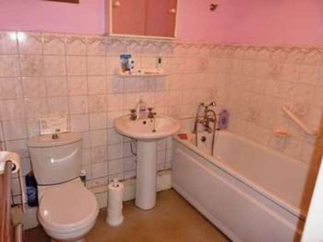  Image of 2 bedroom Flat for sale in Seacroft Esplanade Skegness PE25 at Seacroft Esplanade  Skegness, PE25 3BE