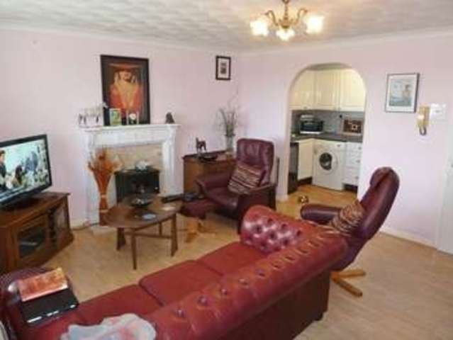 Image of 2 bedroom Flat for sale in Seacroft Esplanade Skegness PE25 at Seacroft Esplanade  Skegness, PE25 3BE
