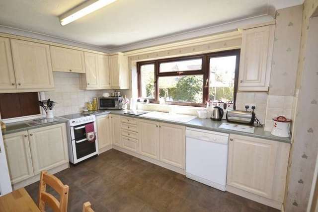  Image of 5 bedroom Detached house for sale in Sheppey Walk Hailsham BN27 at Hailsham, BN27 3BR