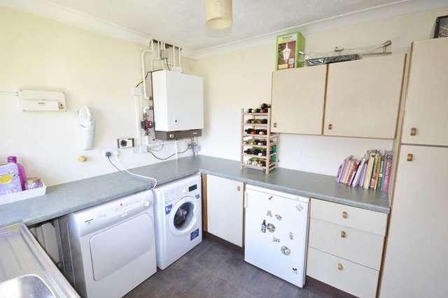  Image of 5 bedroom Detached house for sale in Sheppey Walk Hailsham BN27 at Hailsham, BN27 3BR