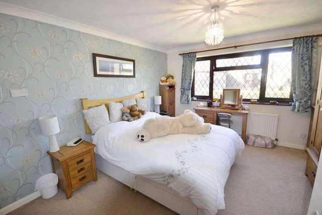  Image of 5 bedroom Detached house for sale in Sheppey Walk Hailsham BN27 at Hailsham, BN27 3BR