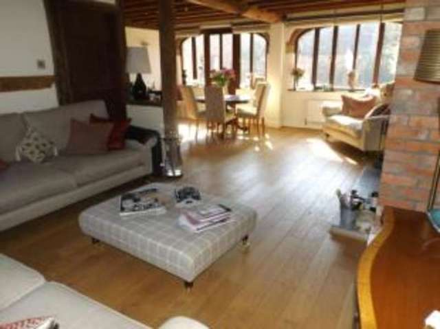  Image of 4 bedroom Detached house for sale in Sheriffs Lench Evesham WR11 at Evesham Worcestershire Lenchwick, WR11 4SN