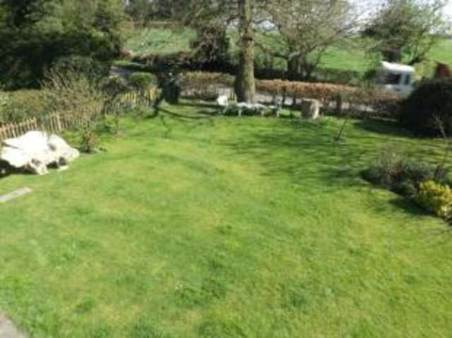  Image of 4 bedroom Detached house for sale in Sheriffs Lench Evesham WR11 at Evesham Worcestershire Lenchwick, WR11 4SN