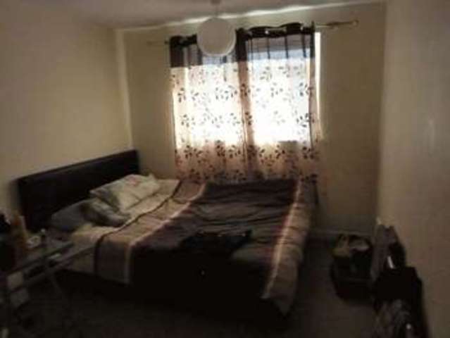  Image of 2 bedroom Flat for sale in Joiners Court Shipwrights Avenue Chatham ME4 at Shipwrights Avenue  Chatham, ME4 5JQ