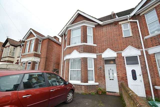  Image of 4 bedroom Semi-Detached house to rent in Arthur Road Shirley Southampton SO15 at Shirley  Southampton, SO15 5DU