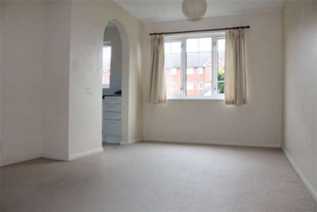  Image of 2 bedroom Flat to rent in Sigrist Square Kingston upon Thames KT2 at Kingston upon Thames, KT2 6JY