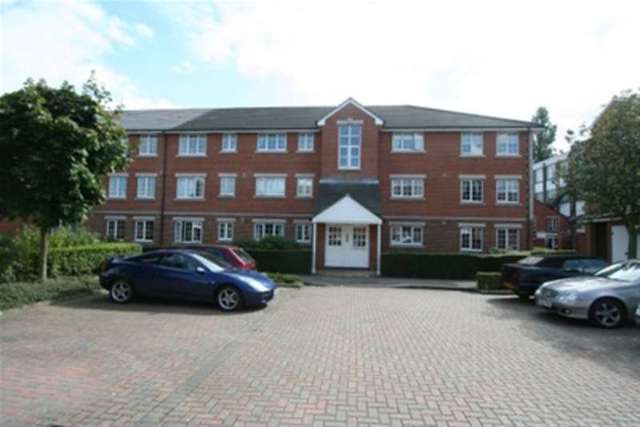  Image of 2 bedroom Flat to rent in Sigrist Square Kingston upon Thames KT2 at Kingston upon Thames, KT2 6JY