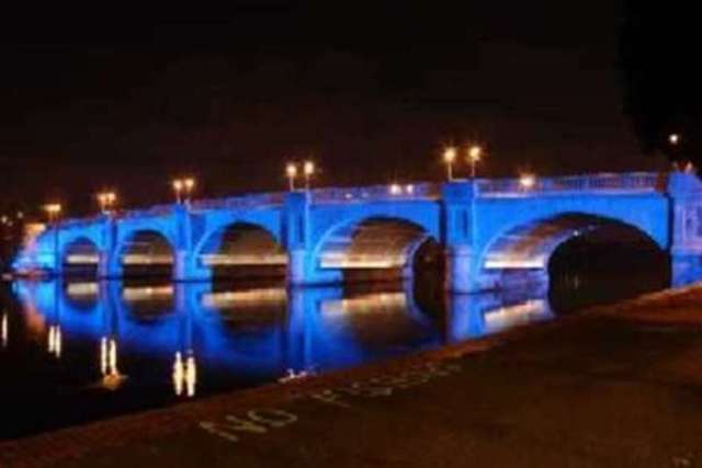  Image of 2 bedroom Flat to rent in Sigrist Square Kingston upon Thames KT2 at Kingston upon Thames, KT2 6JY