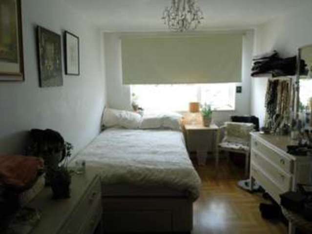  Image of 2 bedroom Terraced house for sale in Smith Street Berrylands Surbiton KT5 at Surbiton Surrey Surbiton, KT5 8SW