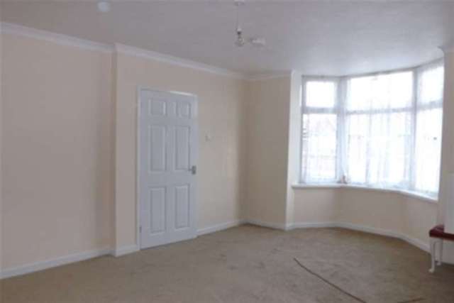  Image of 3 bedroom Detached house to rent in Somersall Street Mansfield NG19 at Mansfield, NG19 6EW