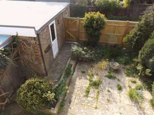  Image of 3 bedroom Semi-Detached house to rent in South Farm Road Broadwater Worthing BN14 at South Farm Road  Worthing, BN14 7BA