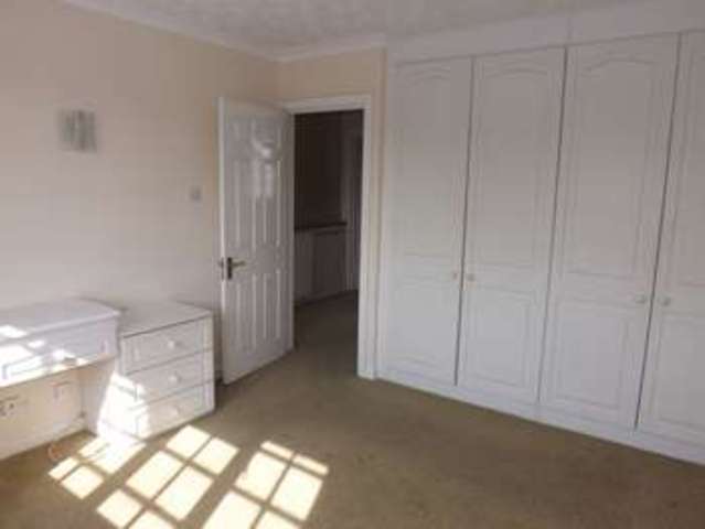  Image of 3 bedroom Semi-Detached house to rent in South Farm Road Broadwater Worthing BN14 at South Farm Road  Worthing, BN14 7BA