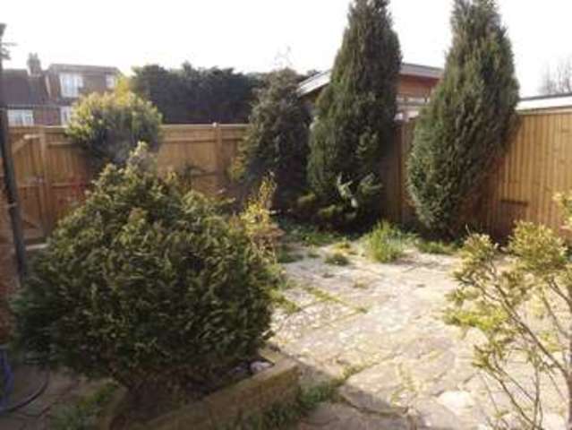  Image of 3 bedroom Semi-Detached house to rent in South Farm Road Broadwater Worthing BN14 at South Farm Road  Worthing, BN14 7BA