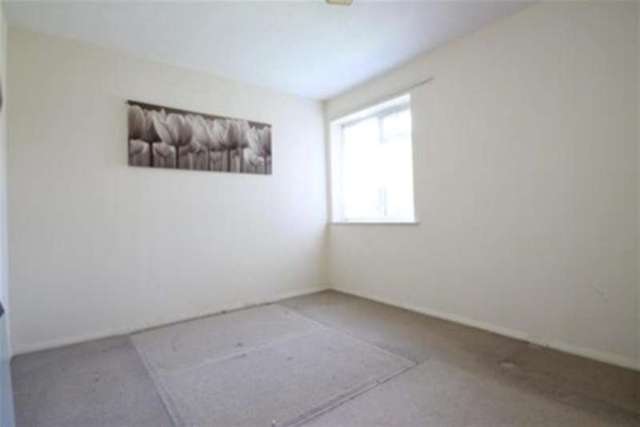  Image of 1 bedroom Flat to rent in Southlands Grove Bickley Bromley BR1 at Bromley, BR1 2BY