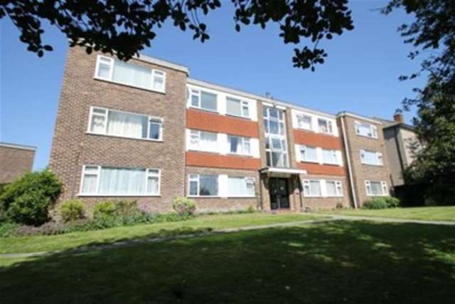  Image of 1 bedroom Flat to rent in Southlands Grove Bickley Bromley BR1 at Bromley, BR1 2BY