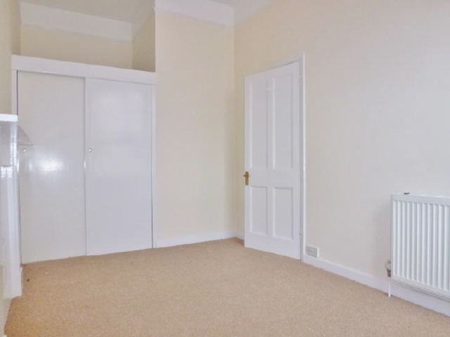  Image of 1 bedroom Flat to rent in Portland Terrace Portland Road Southsea PO5 at Southsea Hampshire Not specified, PO5 3HW