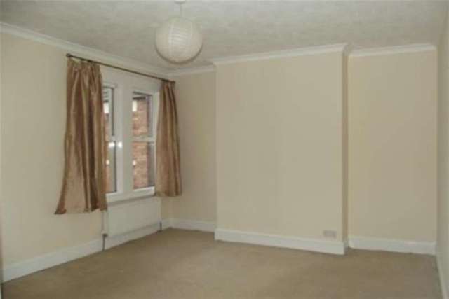  Image of 3 bedroom Flat to rent in Clifton Road Weston-super-Mare BS23 at Weston-super-Mare, BS23 1BP